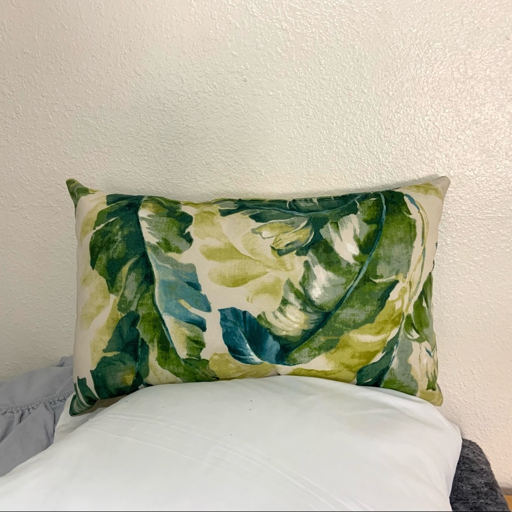 Green plant decorative pillow